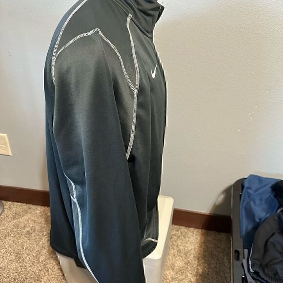 Nike ThermaFit Mens XXL Gray Half ZIP Pullover - Picture 2 of 5